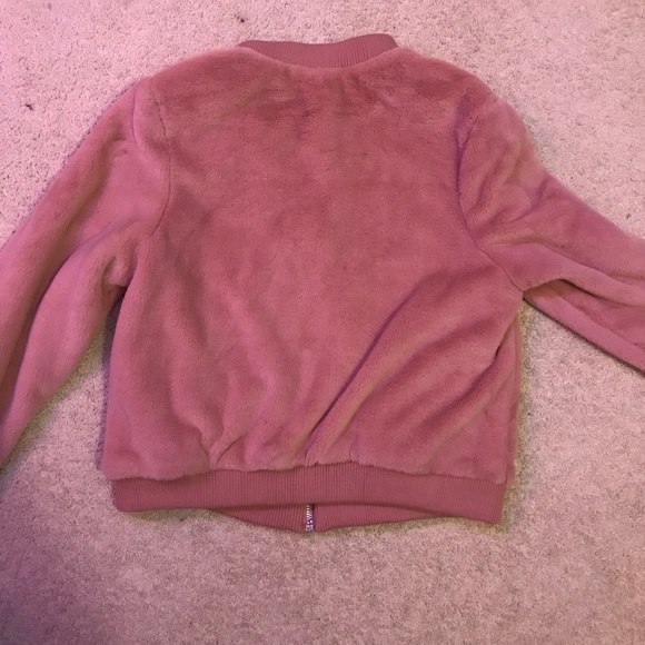 🚨SOLD🚨NWT Forever 21 Faux Fur Bomber Jacket - Picture 4 of 4